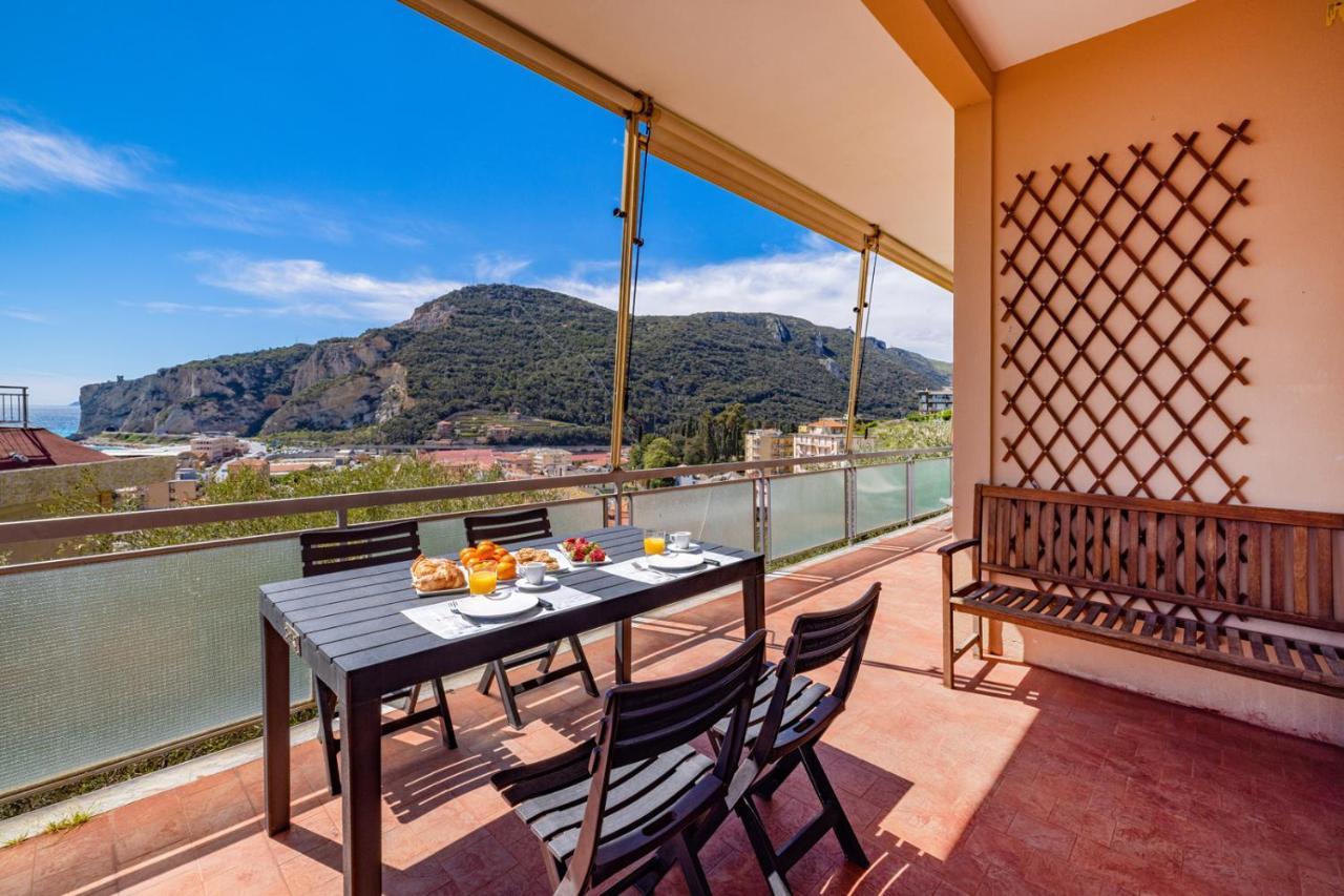 Casa Matilde - Appartamento Vista Mare - Con Posto Auto Finale Ligure Exteriör bild