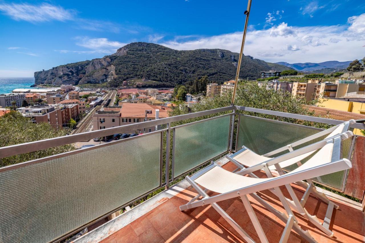 Casa Matilde - Appartamento Vista Mare - Con Posto Auto Finale Ligure Exteriör bild