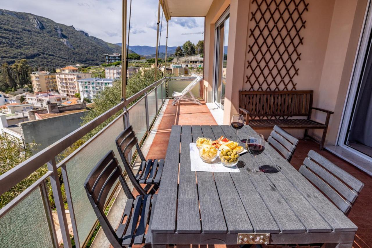 Casa Matilde - Appartamento Vista Mare - Con Posto Auto Finale Ligure Exteriör bild