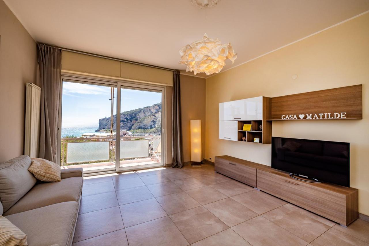 Casa Matilde - Appartamento Vista Mare - Con Posto Auto Finale Ligure Exteriör bild